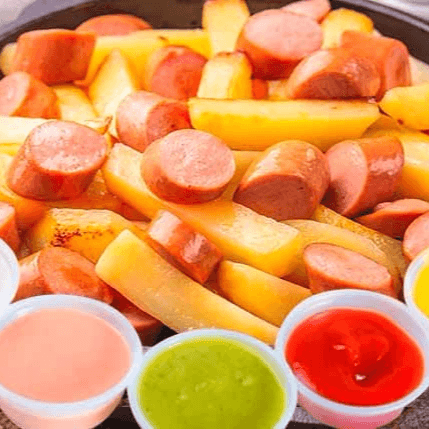 Salchipapa Pequeña + 6 tequeño + refresco