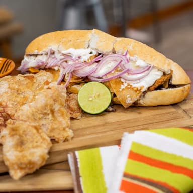 Mega Torta Chilaquiles Rojos Chicharron de Cerdo