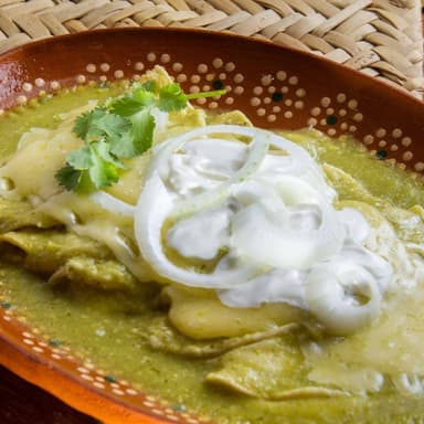 Enchiladas Verdes con Chuleta Ahumada