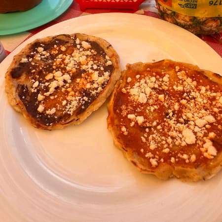 Picadas De Frijol con Queso