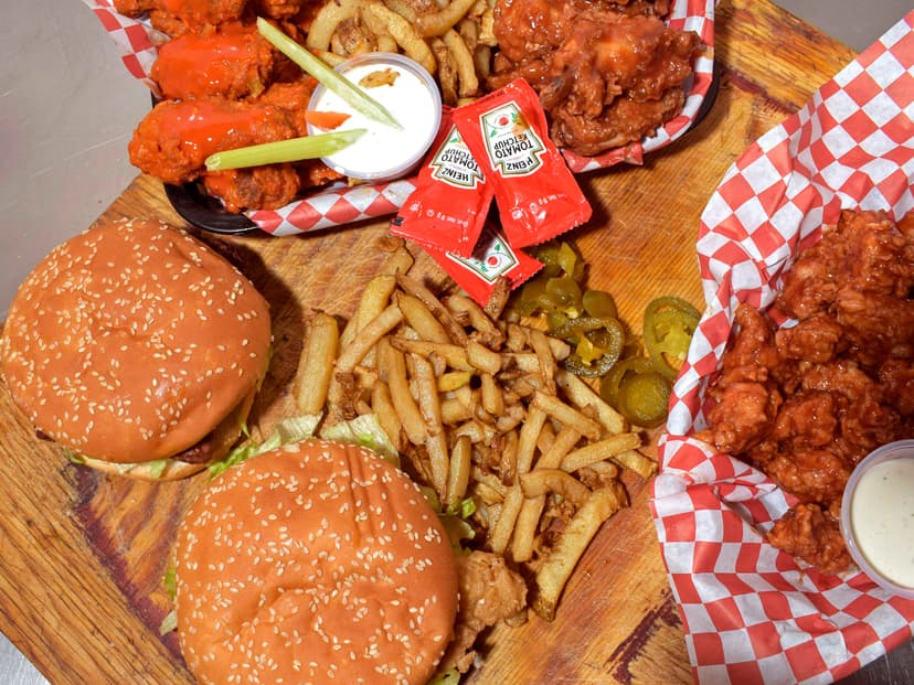 Lagunas Boneless y Alitas