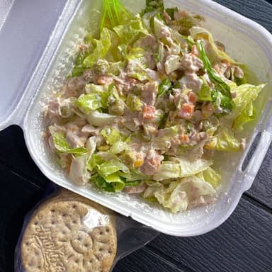 Combo- Ensalada Fría de Atún + Agua Fresca