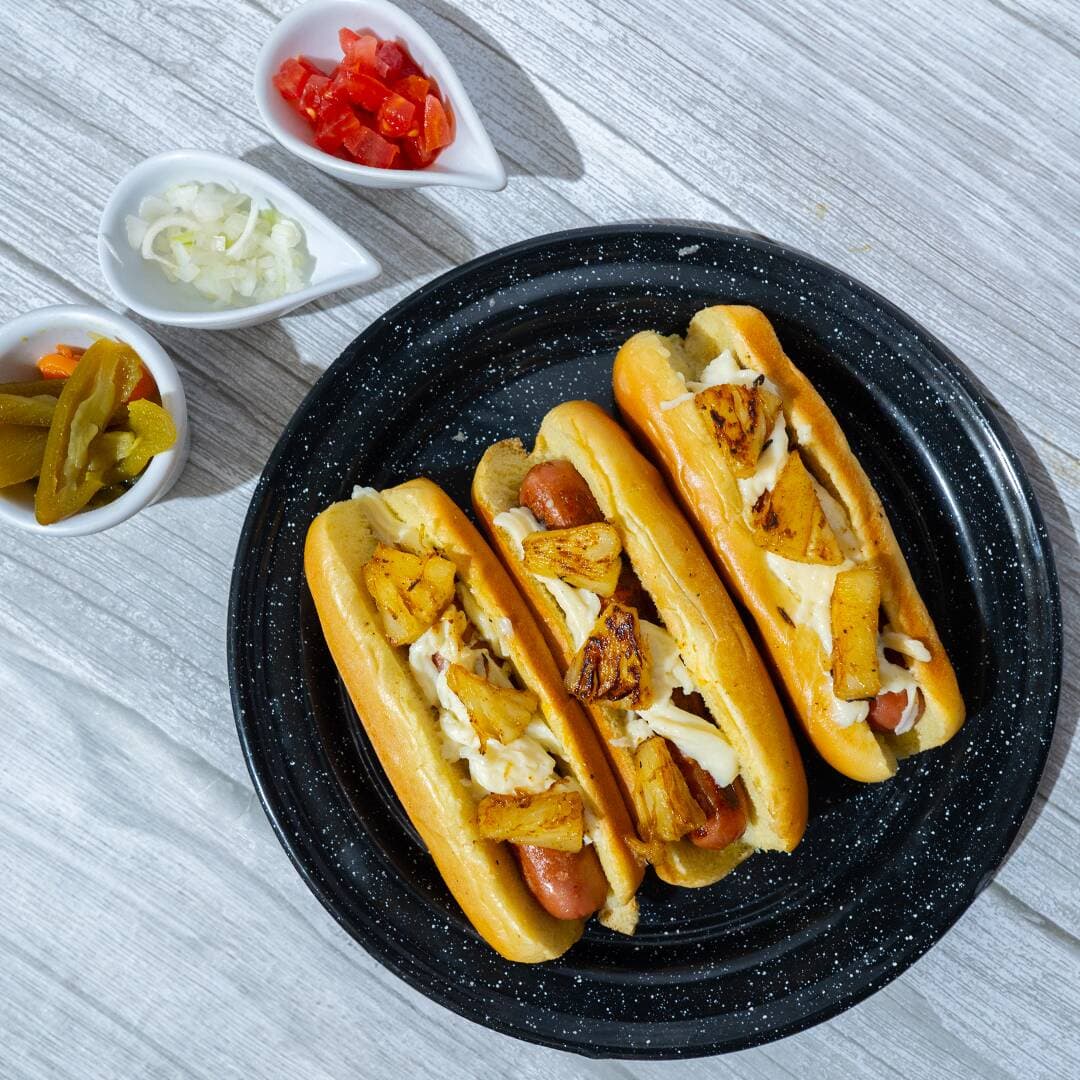 Hot Dogs Clásicos Hawaianos