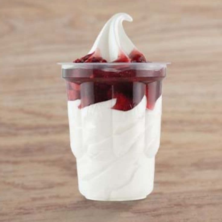 SUNDAE FRUTOS ROJOS 12 ONZAS