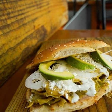 ⭐ Torta de Chilaquiles