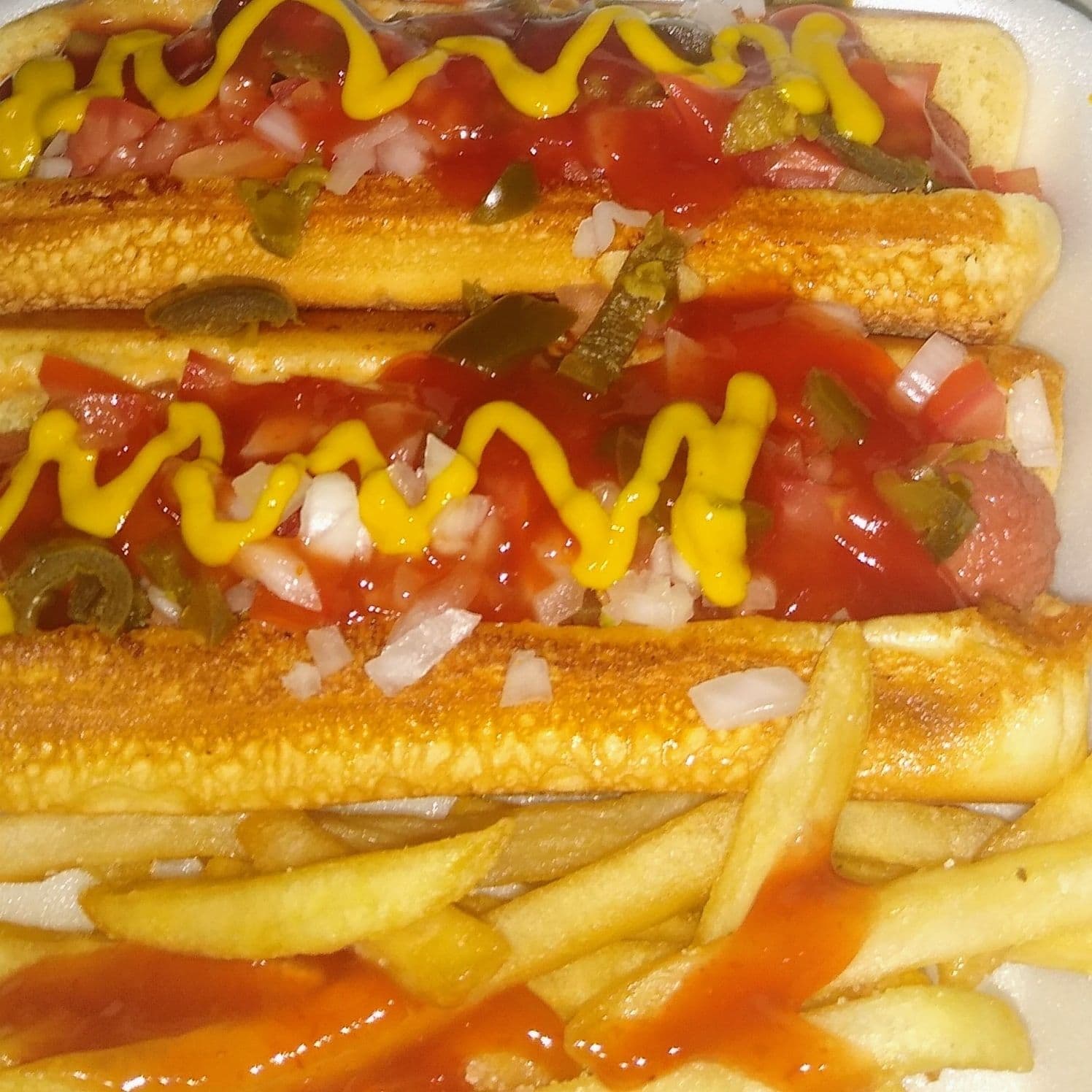 2 Hot Dog con Papas y Refresco 400 Ml