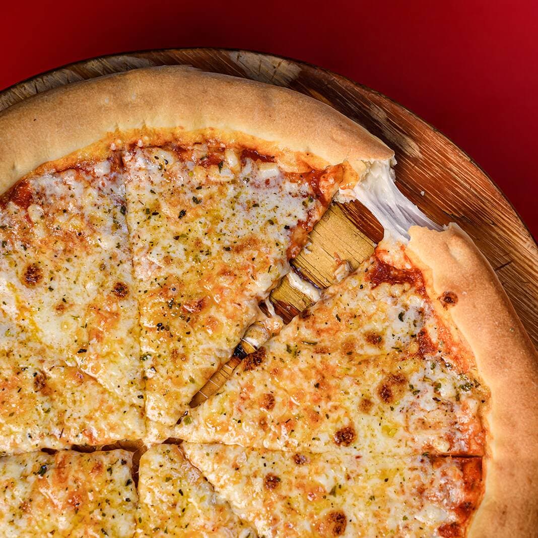 Pizza Sólo Queso con Orilla Rellena