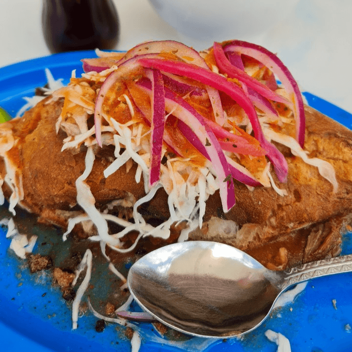 Torta Ahogada de Carnitas