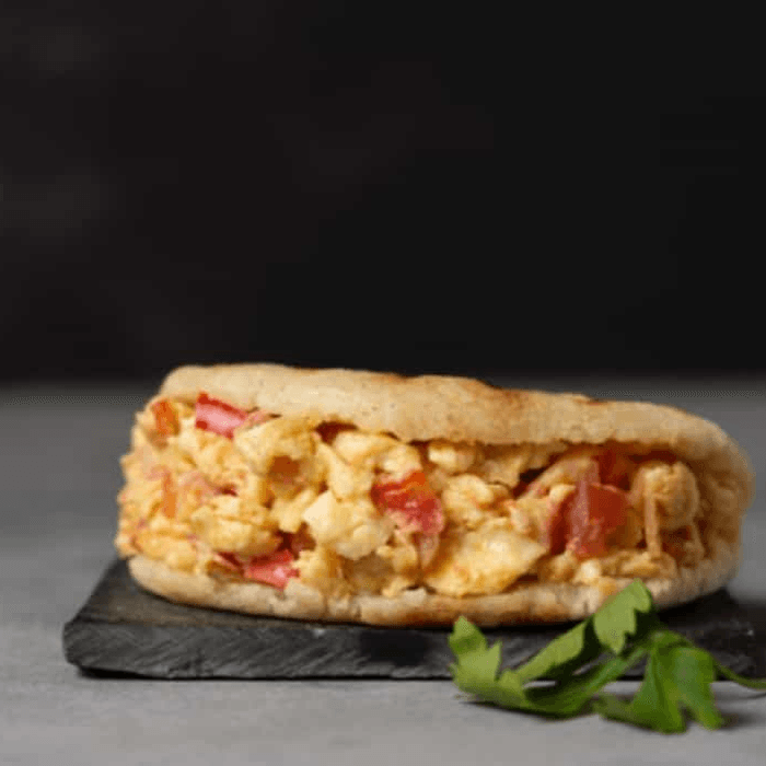 Arepa con Huevos Pericos