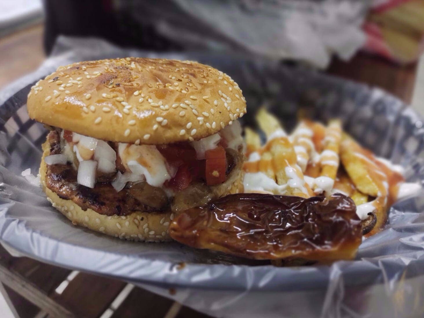 Queen Burger & Tacos (Rey Nayar)