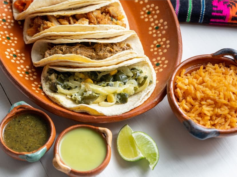 Taquería TAGUZ - Tacos De Guisados Mexicanos