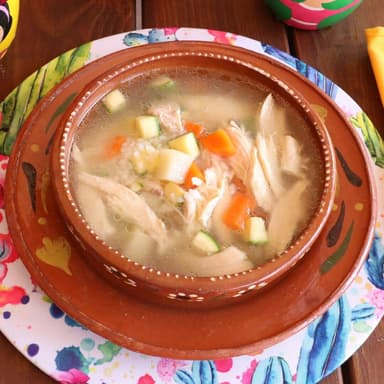 Consomé de pollo