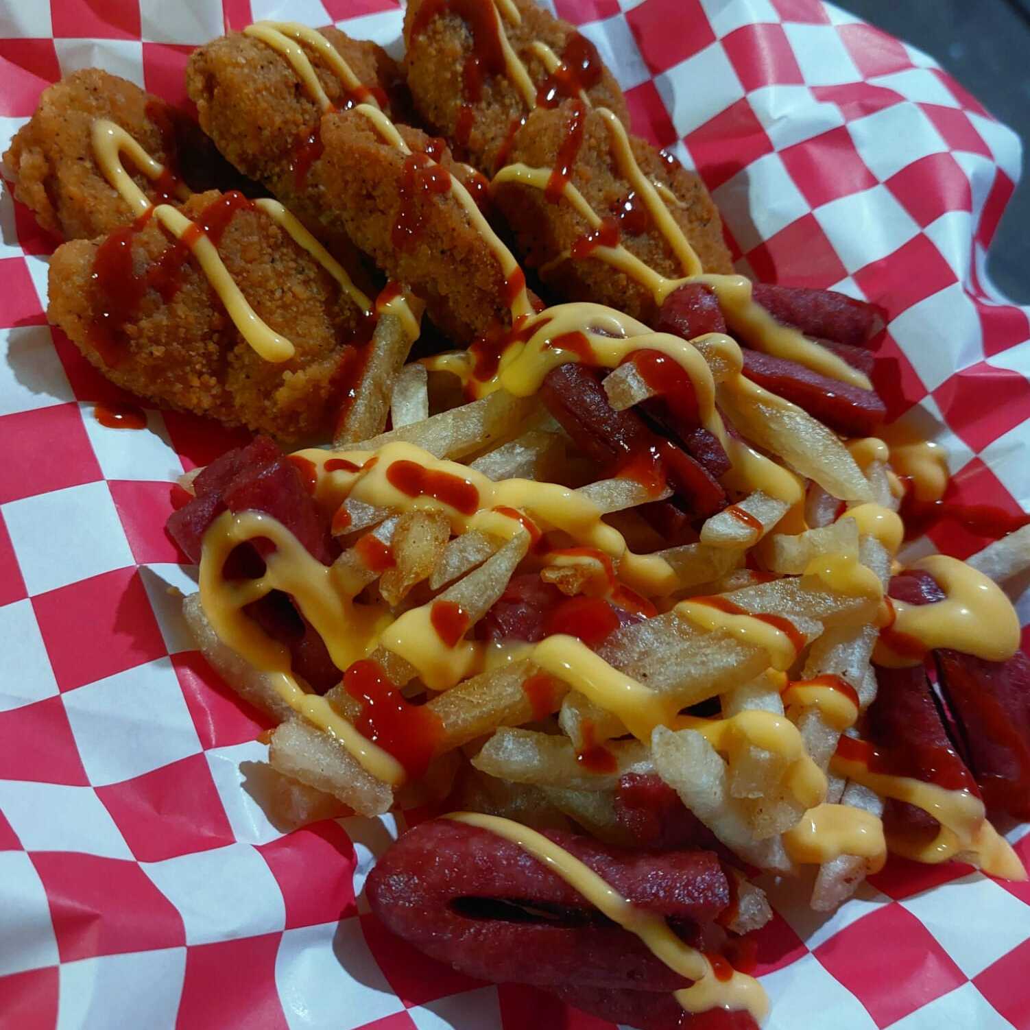 Snack 2 Salchipapas y Nuggets