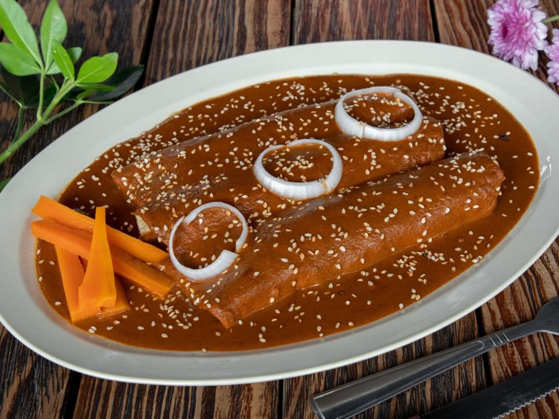 Enchiladas De Mole