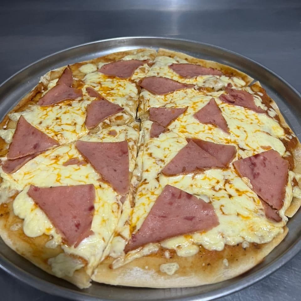 Pizza Personal Jamón y Queso 4 Porciones