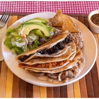 Quesadillas Acompañadas