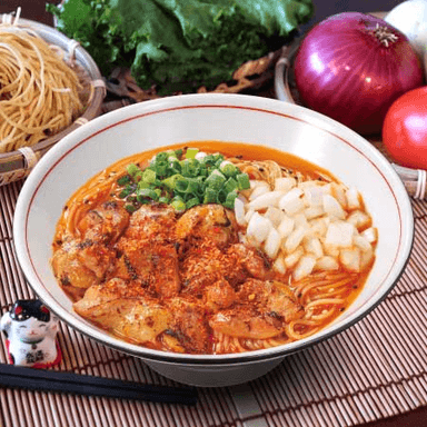 Ramen con Pollo y Chile de Árbol
