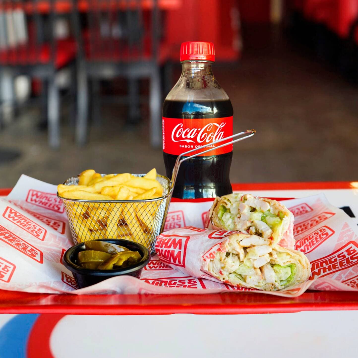 Combo Deluxe Burrito de Pollo con Una Coca Cola