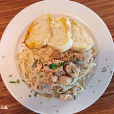 FETUCCINE CON SALMON