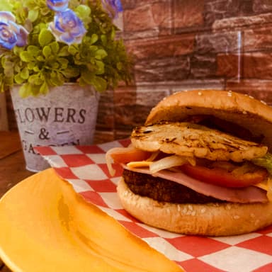 Hamburguesa Hawaiana