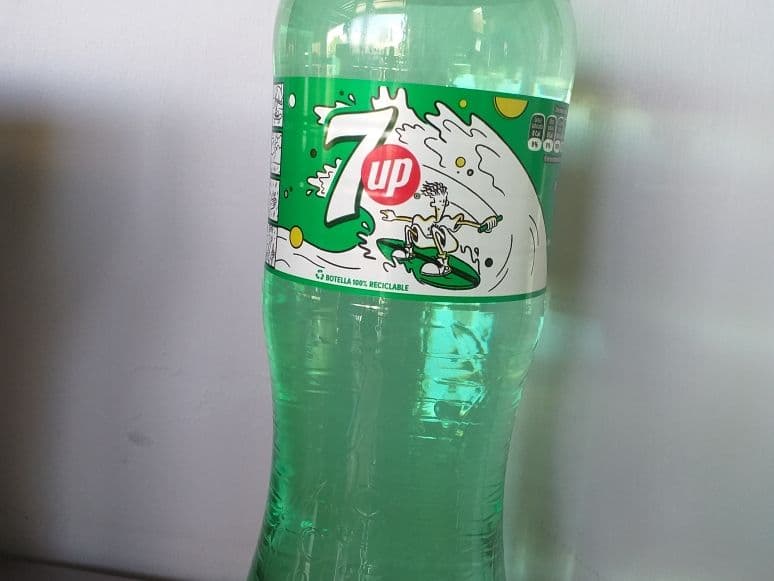 Refresco 7Up 2L