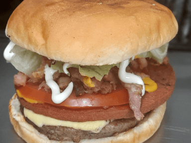 Hamburguesa La Vecina.