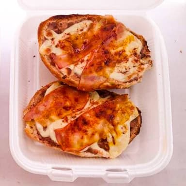 Molletes Especiales con Tocino