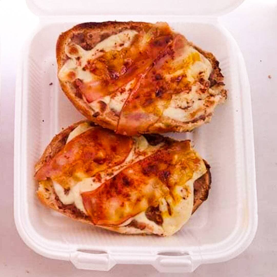 Molletes Especiales con Tocino
