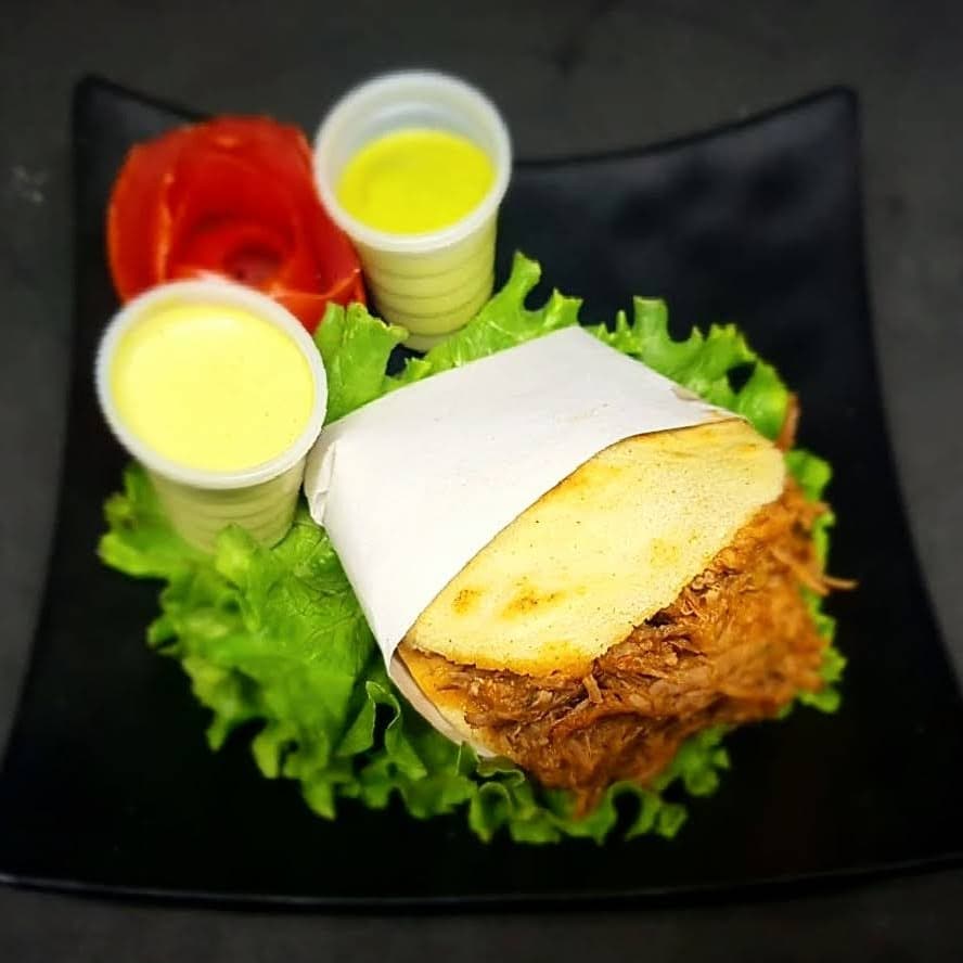 Arepa de Carne Deshebrada