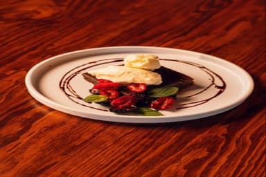 BROWNI CON FRUTOS ROJOS