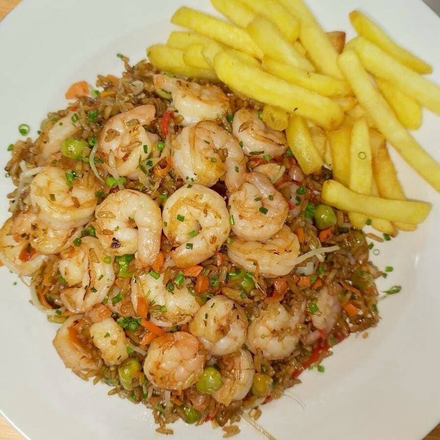 Arroz con Camarón + Papas a la Francesa