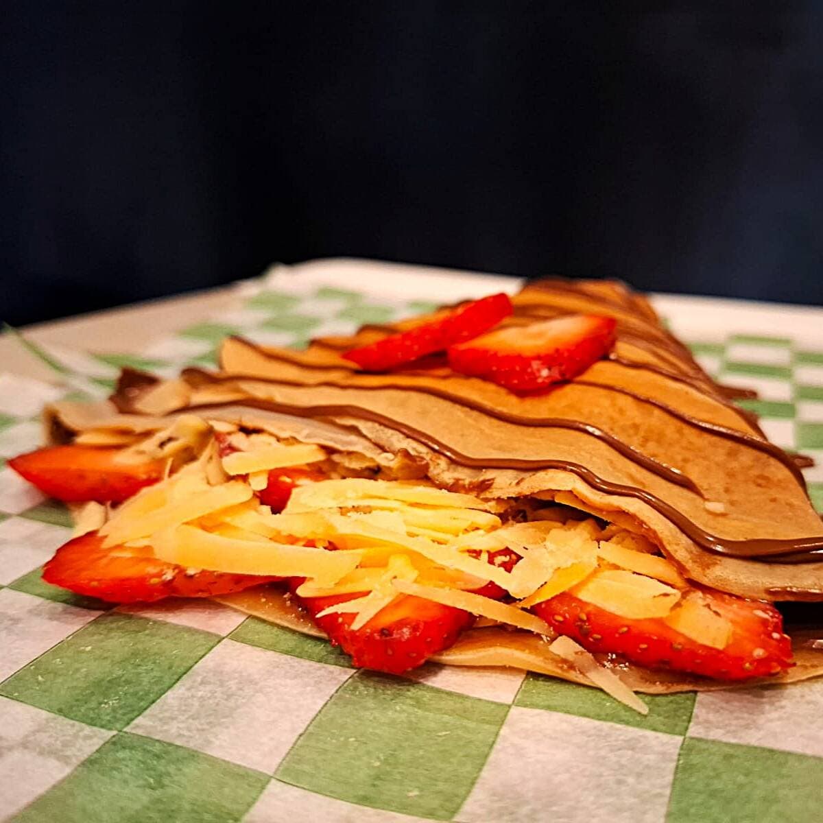 Bombutella (fresas, Nutella, Queso de Bola)