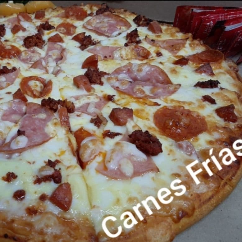 Pizza de Carnes Frías Normal