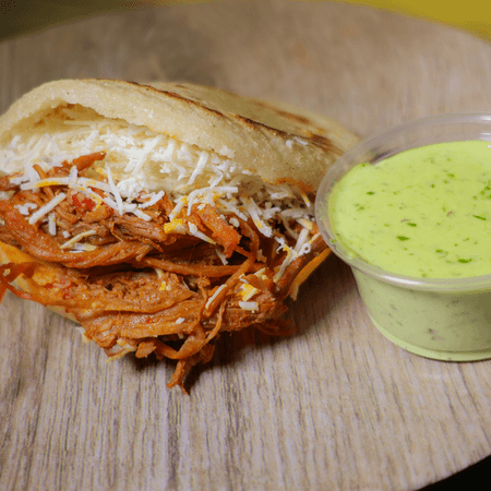 Arepa Peluda (carne Deshebrada de Res)