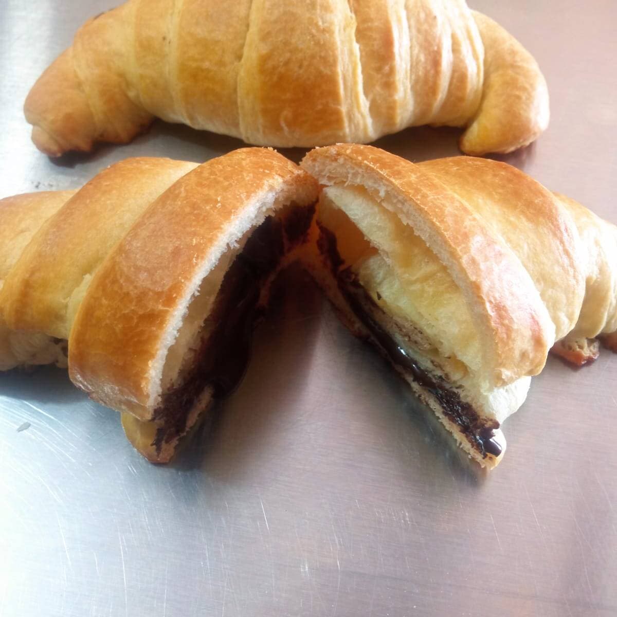 Croassant con Masa Madre Relleno de Chocolate