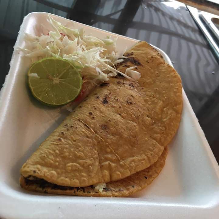 3 Quesadillas y 1.5 L
