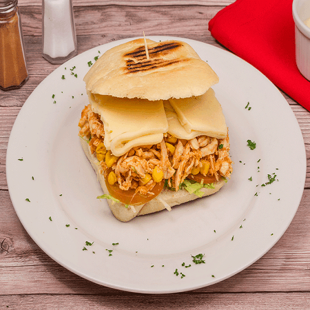 Sándwich de Criollo de Pollo