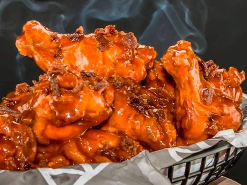 Bones Meatballs & Wings (Pozos)