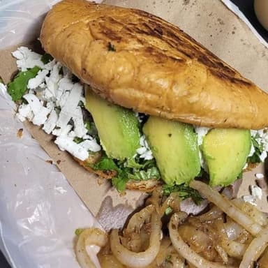 Combo-4 Tortas Con 2  Frijoles Charros