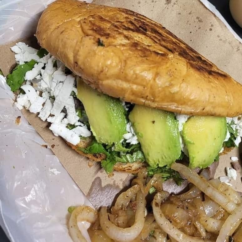 Combo-4 Tortas Con 2  Frijoles Charros