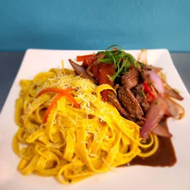 Fetuccini con Lomo Saltado