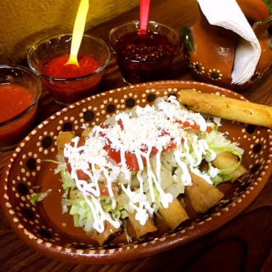 Flautas de Pollo 6 Piezas