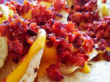 Nachos con Chorizo