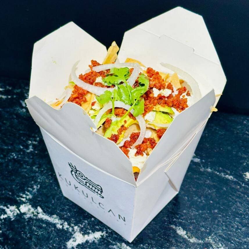 CHILAQUILES CON CHORIZO