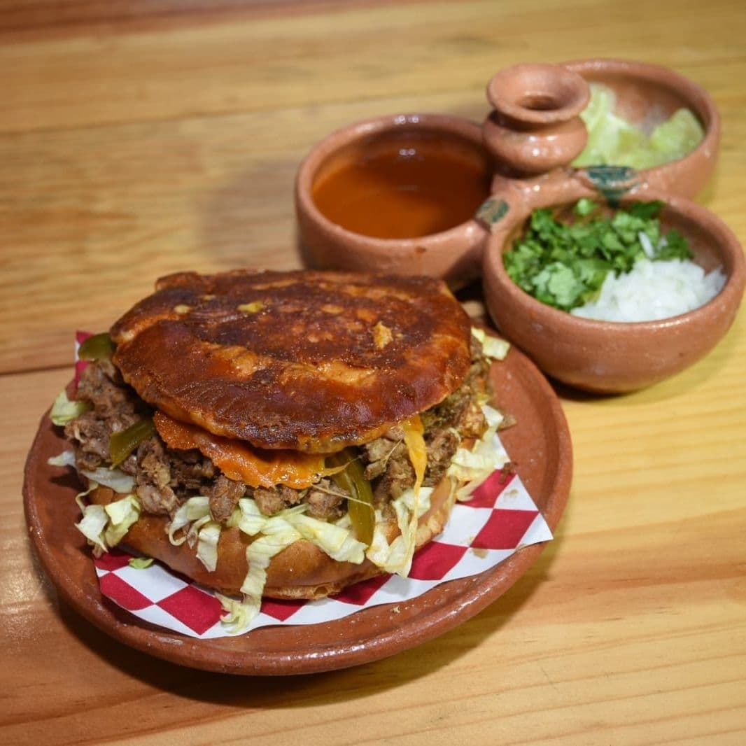 1 Torta (Pan de Hamburguesa)