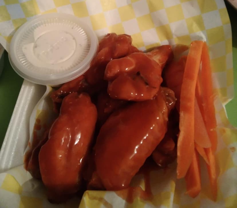 ALITAS Y SNACKS ALAS BRAVAS