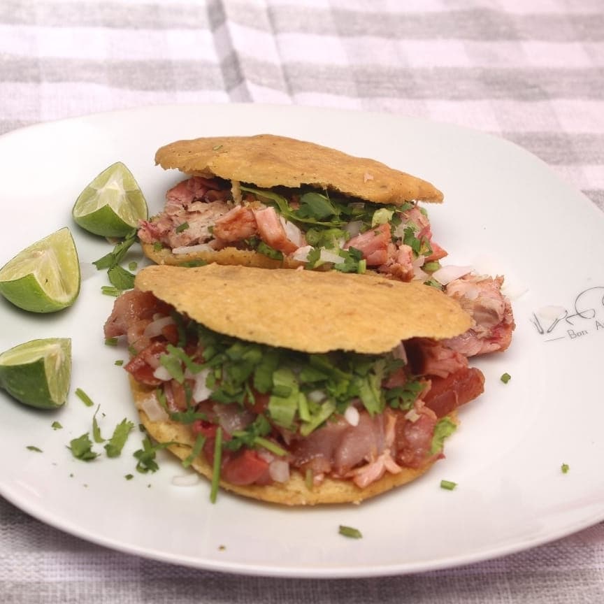 1 gordita Carnitas de "surtida"