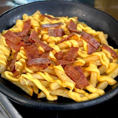 Salchipapa bacon