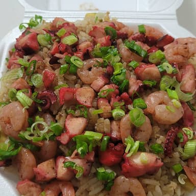 YAKIMESHI DE PULPO Y CAMARONES