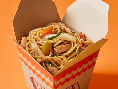Tallarín de Pollo con Verduras